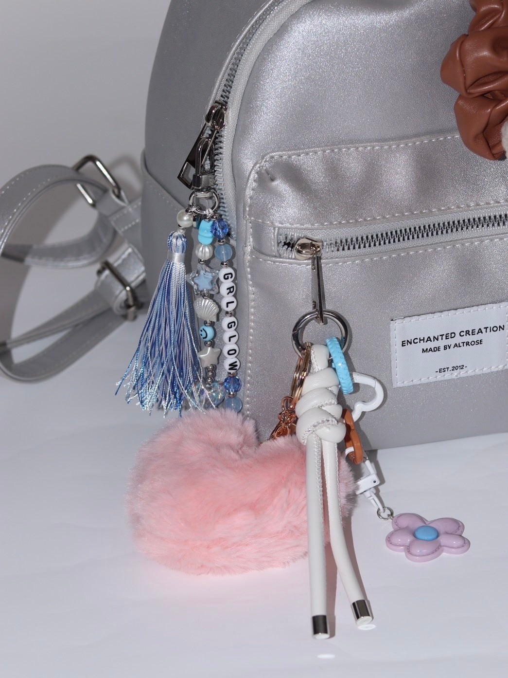 【VVC聯名】藍色化妝包+流蘇吊飾 GRL GLOW Charm