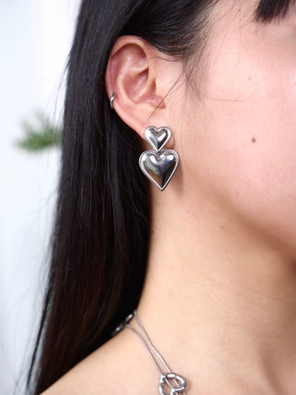 銀色雙層愛心耳針 Silver Layered Heart Drop Earrings
