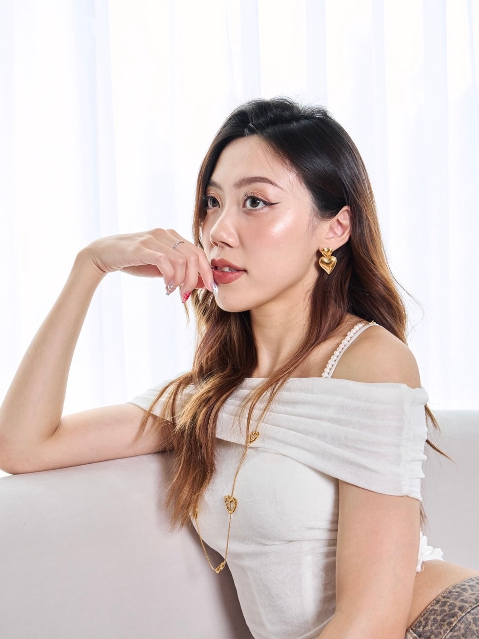 金色雙層愛心耳針 Gold Layered Heart Drop Earrings