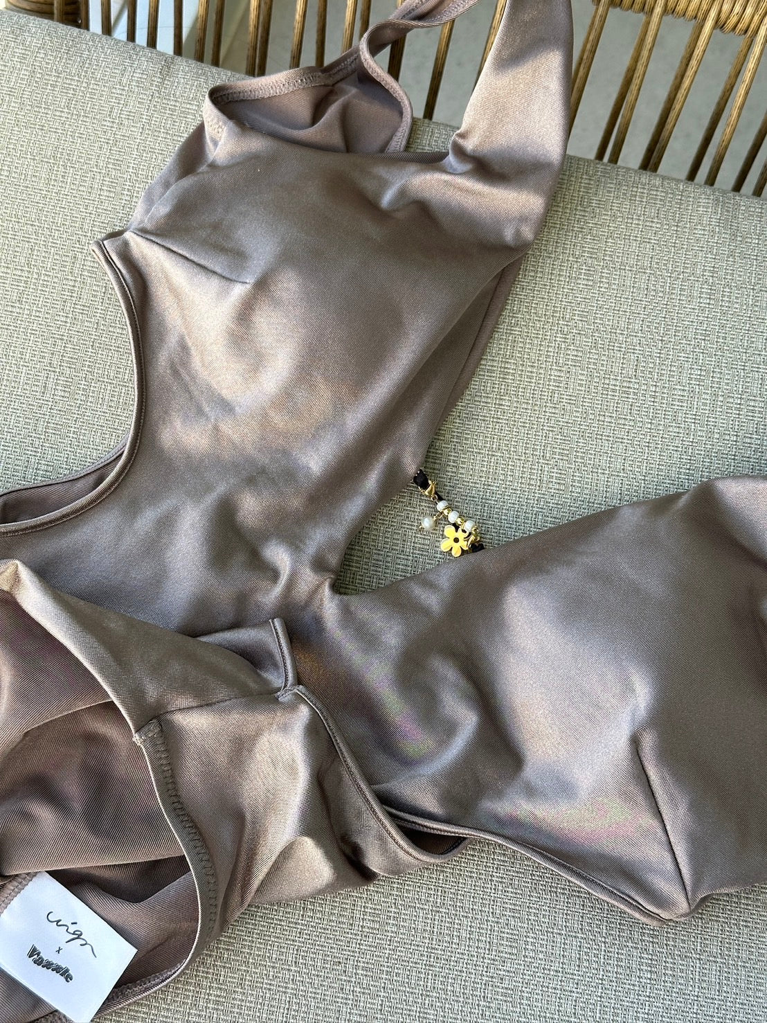 [Uni9m聯名款] 腰瘦修身翹臀連身泳裝Bodysuit（附可替換吊飾）